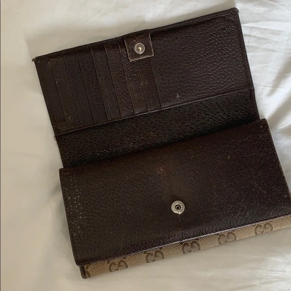Gucci Brown Monogram Canvas Crossbody Bag with Dark Brown Trim - Picture 3 of 8